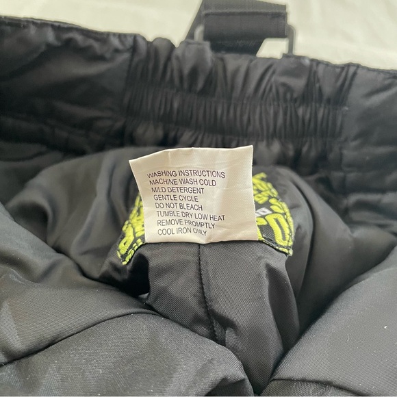 Kids Snow Pant Sport Essential size 4 with Removable Suspenders. - Picture 4 of 8